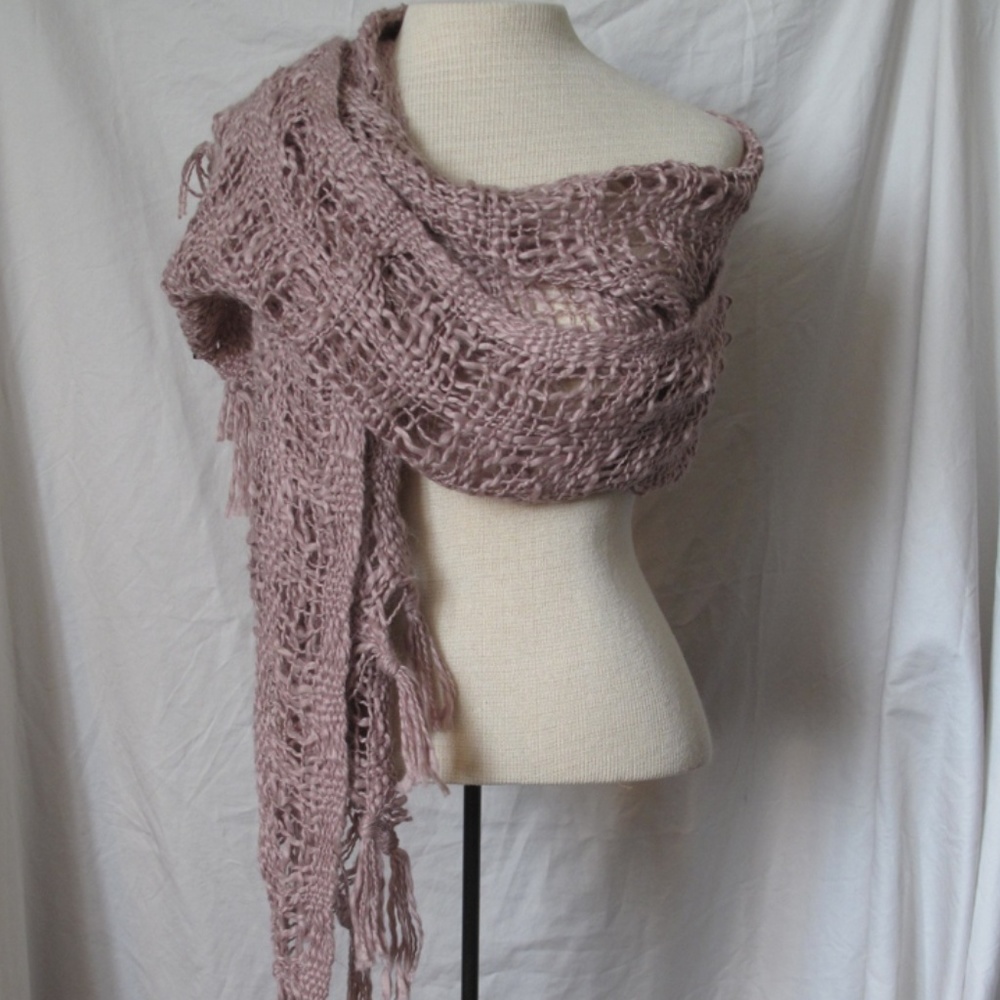 HAND WOVEN ROSE PINK SCARF